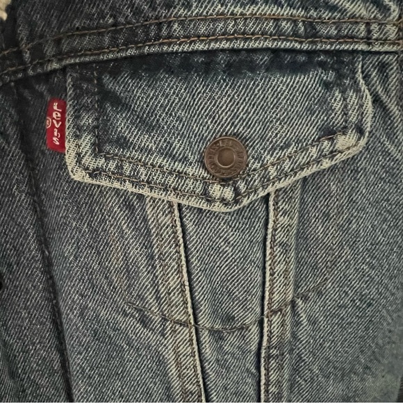 Levi’s Sherpa Lined Denim Jacket - Picture 3 of 5